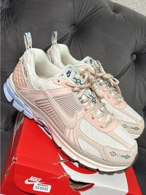 Nike Women’s Pink and Cream Low-Top Sneakers